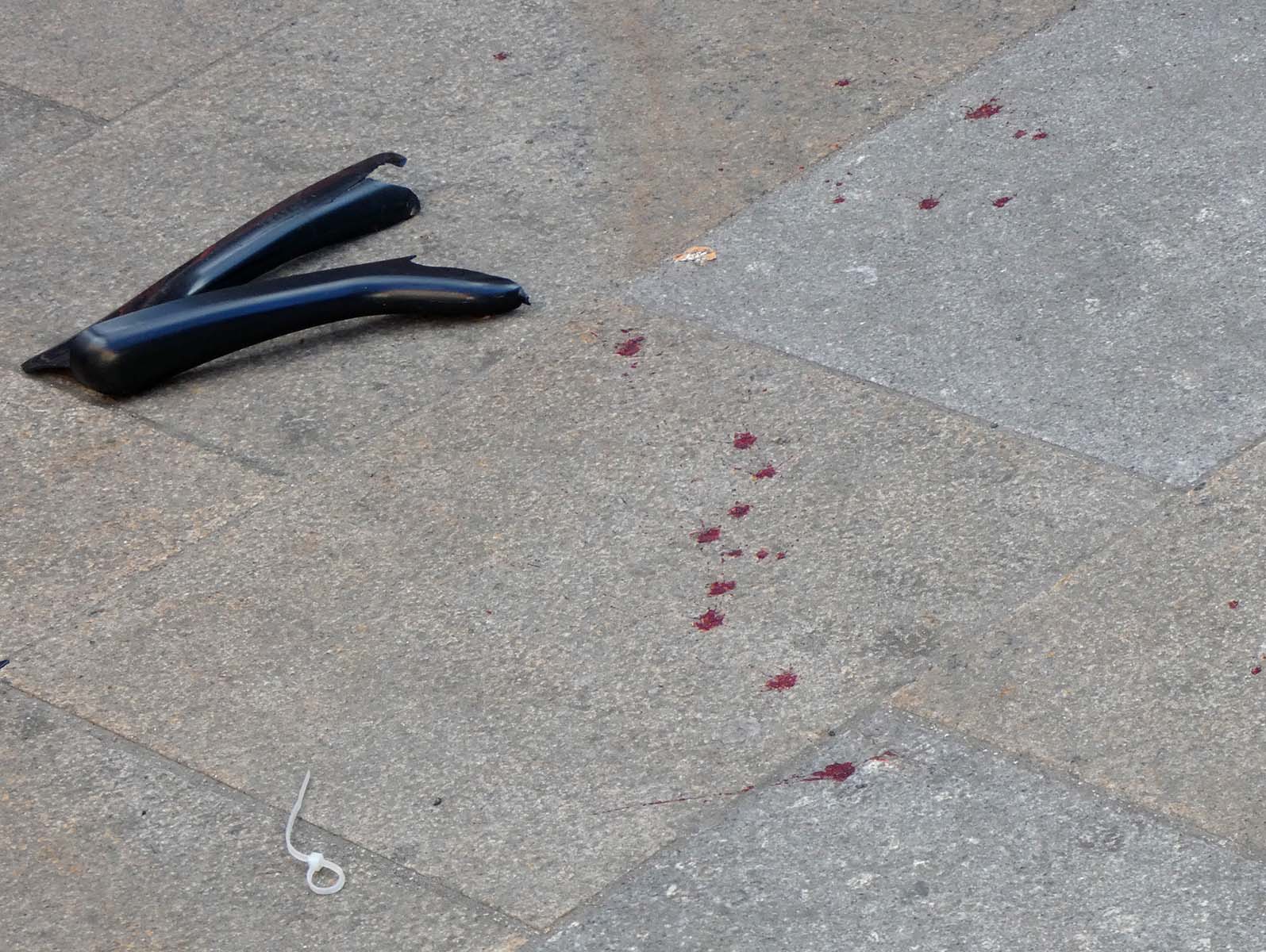 Watford McDonalds Daylight Stabbing man bleeds